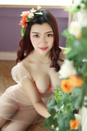 亲胸胸膜摸下刺激的地方_BD高清在线观看
