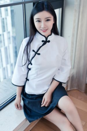 年轻的邻居3_十万网红美女美酱